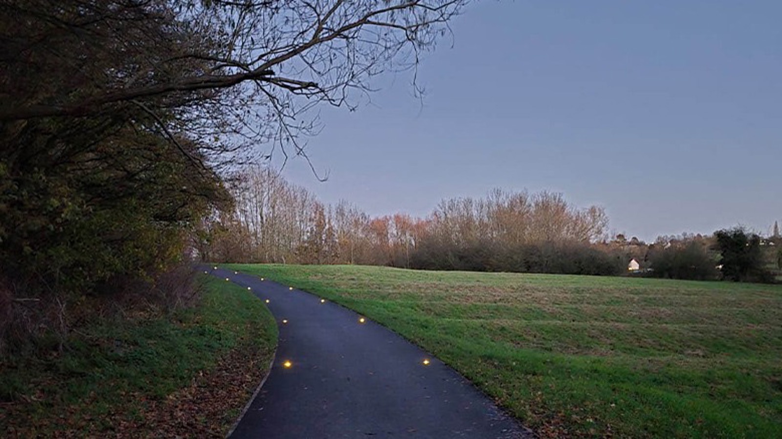 AUTARK.  INTELLIGENT. ROBUST.