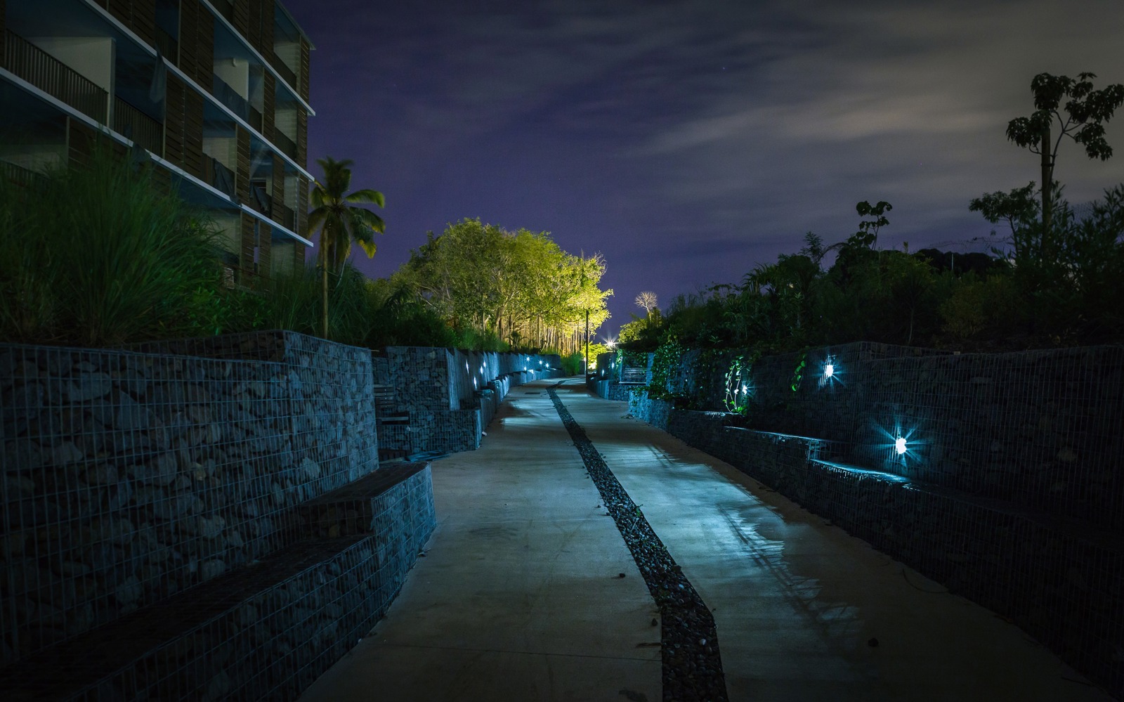 AUTOSUFFICIENTE.  INTELLIGENTE. RESISTENTE.